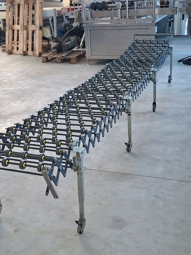 FLEXIBLE ACCORDION-TYPE ROLLER CONVEYOR WITH PLASTIC ROLLERS, SECOND HAND EQUIPMENT