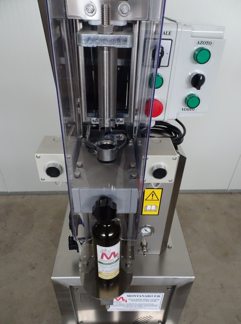 SEMI-AUTOMATIC CORKING MACHINE MF 35 WITH VACUUM NEW MACHINE