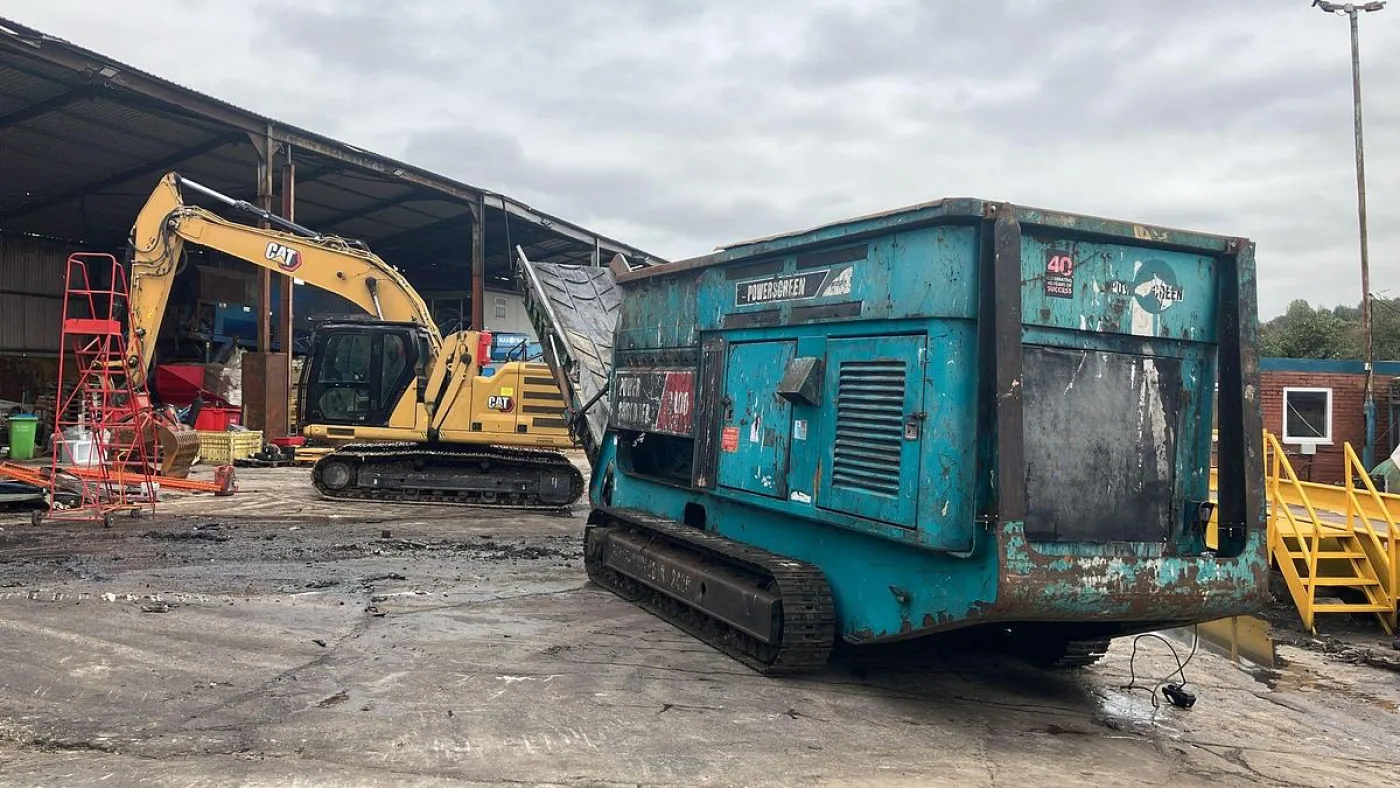 2006 Powerscreen Powershredder 2400 Slow-Speed Twin-Shaft Shredder - 5