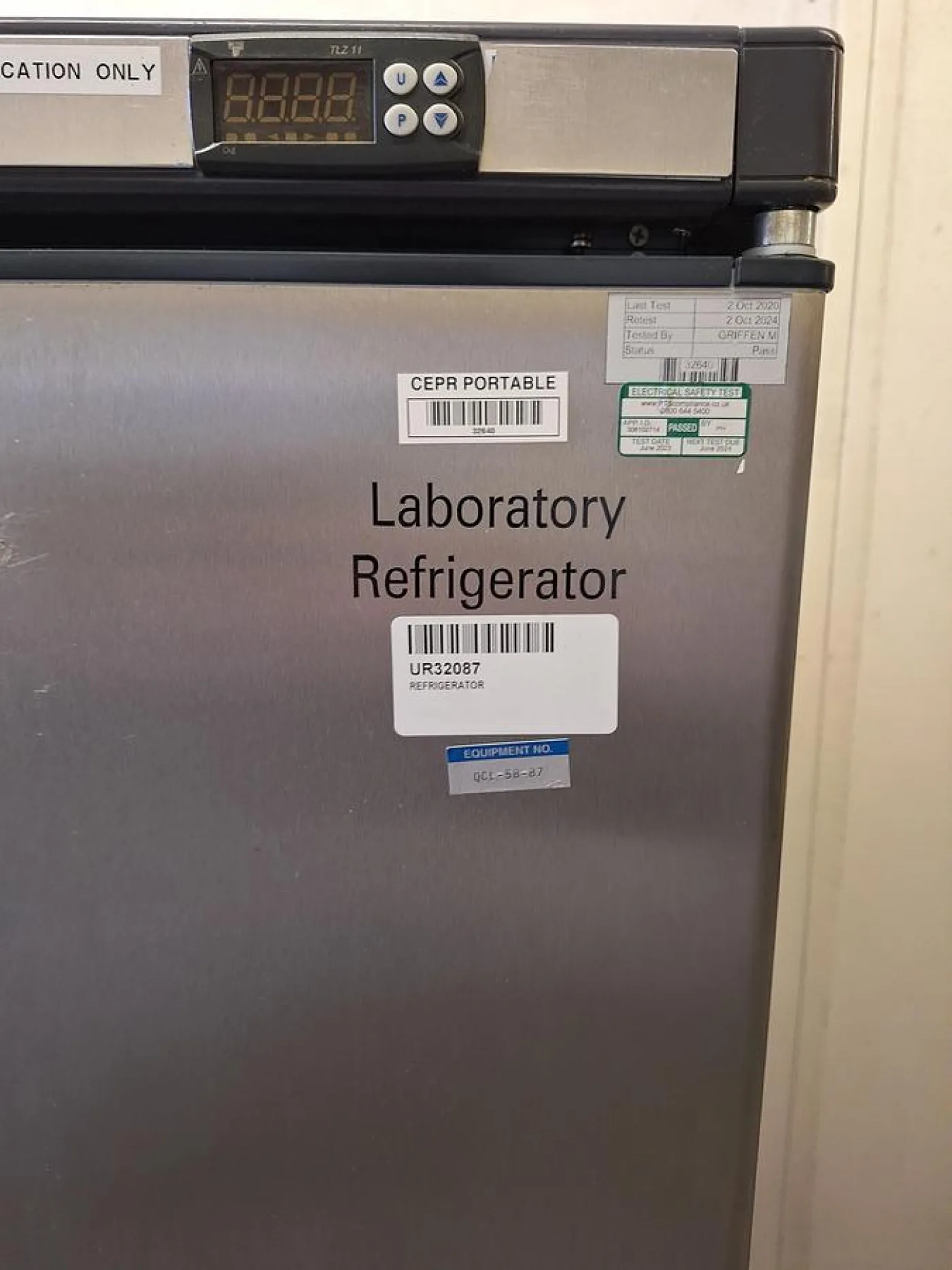Thermo Fisher Scientific A500PV Laboratory Refrigerator - 2