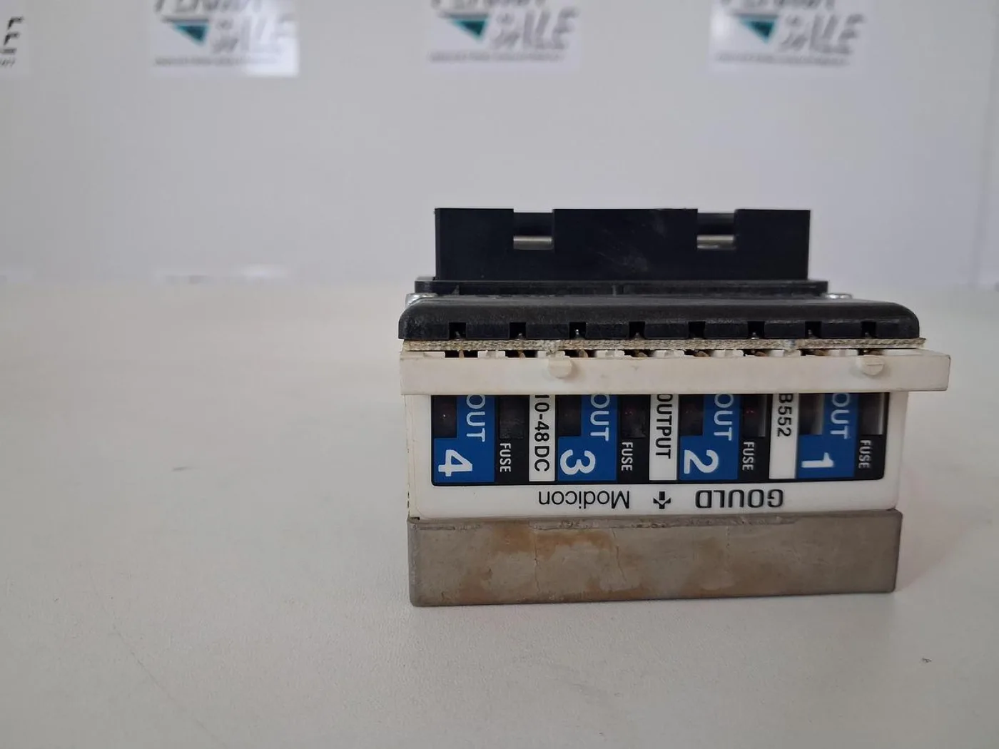 Gould Modicon B552 Output Module - 5