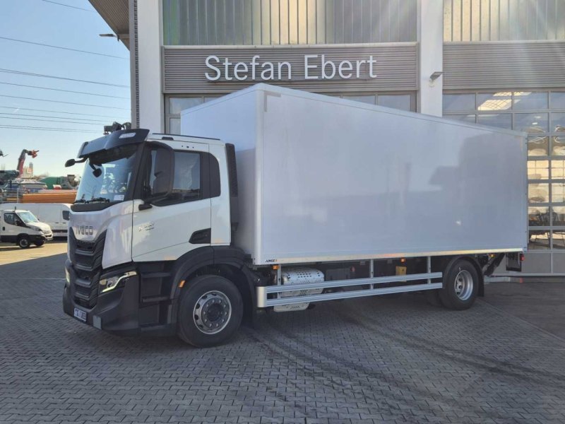 Iveco S-Way AD190S40/P Junge AHK LBW 2.000kg