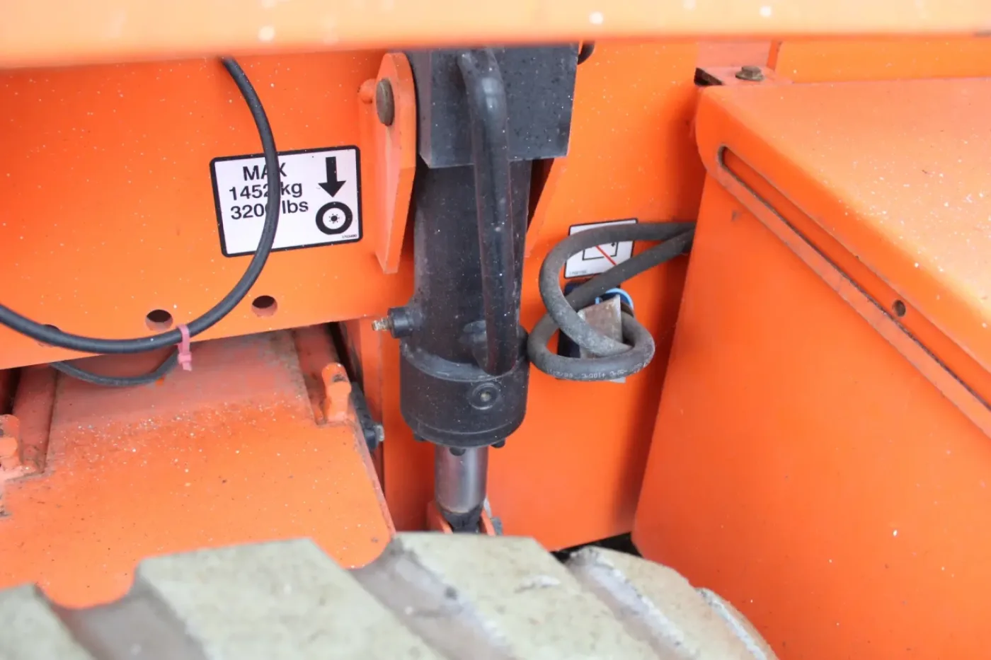 JLG M 3369 - 8