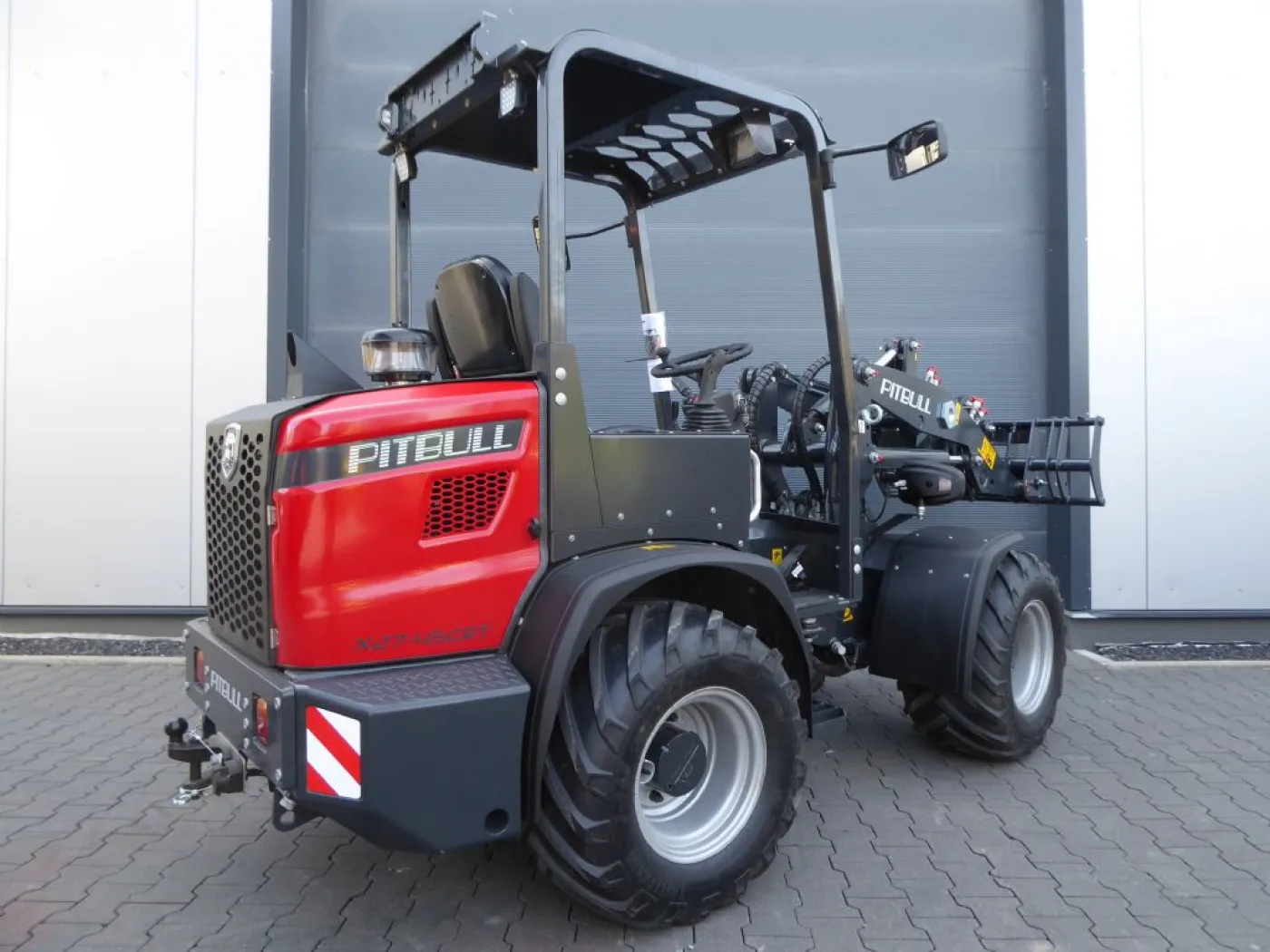 Pitbull Pitbull X27-45 mit Linde Hydrostat - 8