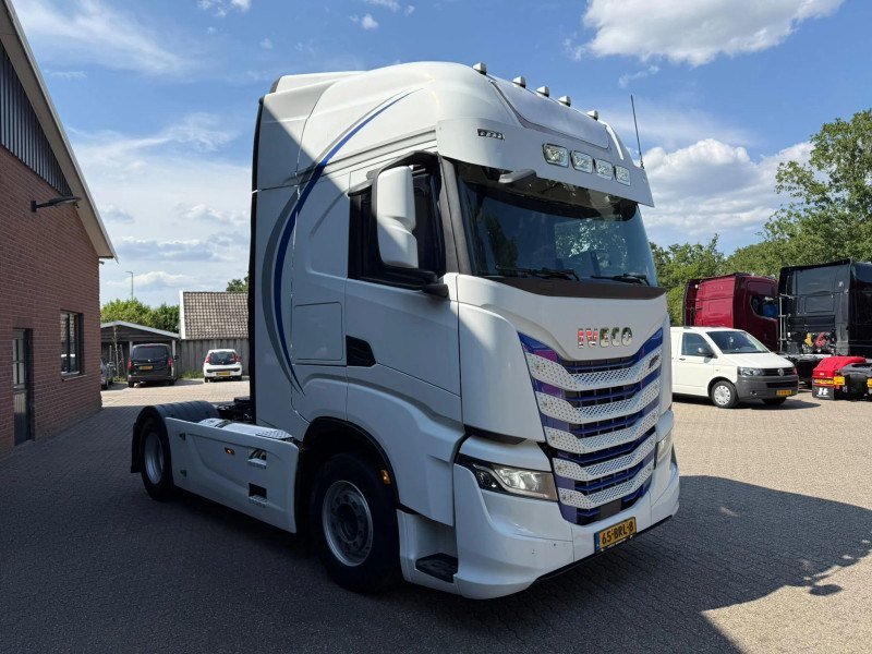 Iveco S-WAY 460 LNG Retarder Leather Upholstery NL Truck APK/TÜV -2027 - Top condition