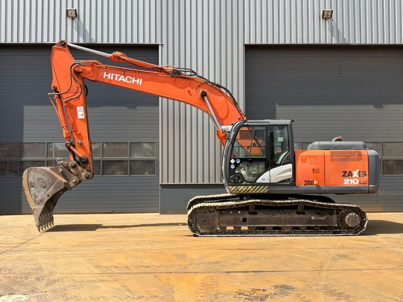 Hitachi ZX210LC-5B - 1