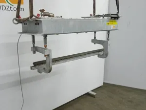 Weighing scale with indicator for tube rail
