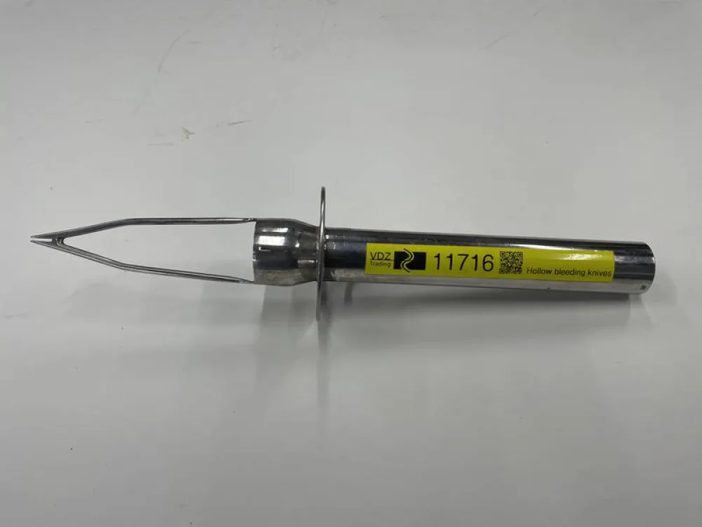 Hollow bleeding knives
