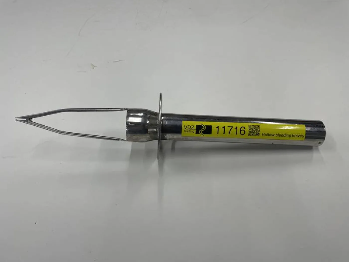 Hollow bleeding knives - 1