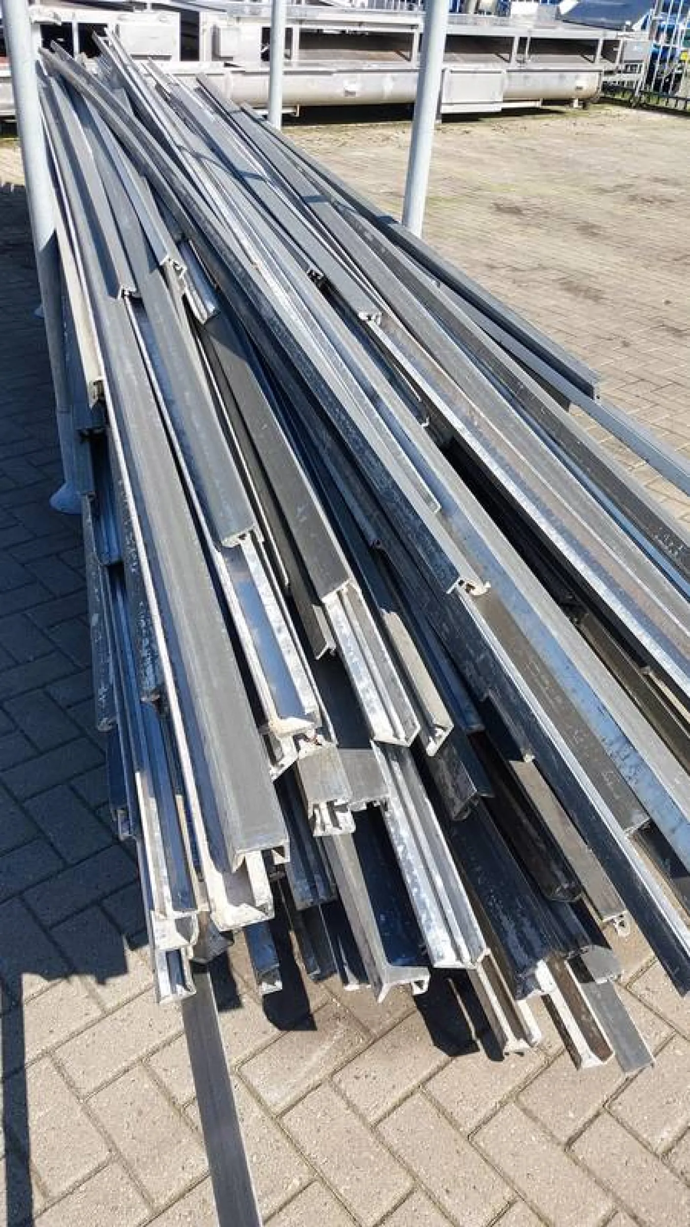 Bi-rail system - 2