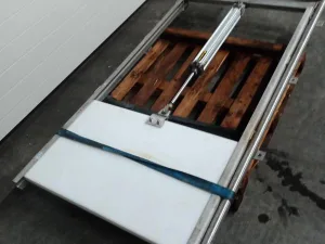 Pneumatic gate
