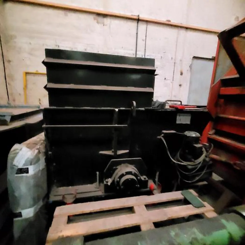 2002 BOA Recycling Equipment Paper Cardboard Hogger W/Chain Conveyor