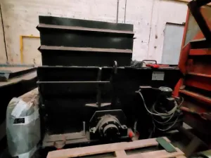 2002 BOA Recycling Equipment Paper Cardboard Hogger W/Chain Conveyor