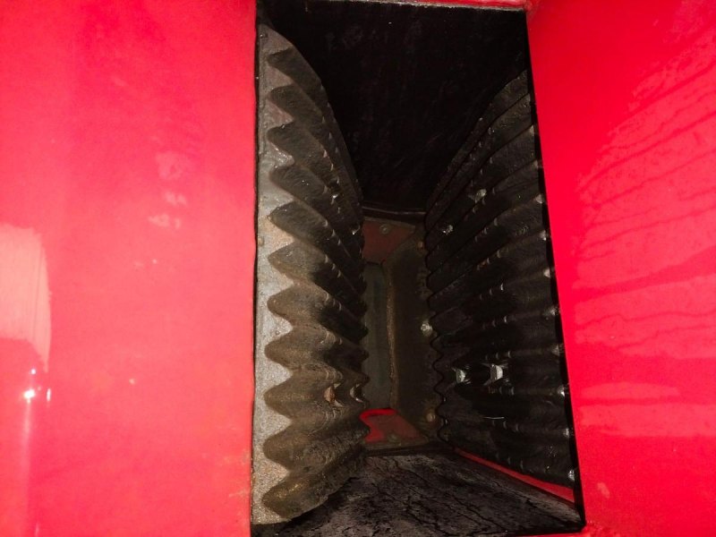 2006 Red Rhino 4017T Mini Crusher