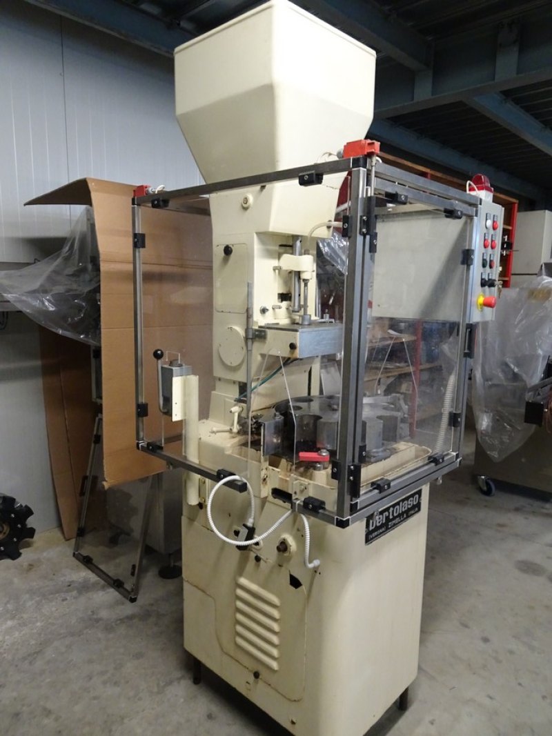 AUTOMATIC CORKING MACHINE BERTOLASO, MODEL SUPER GLORIA 108, MONOHEAD FOR NATURAL CORKS, SECOND-HAND MACHINE