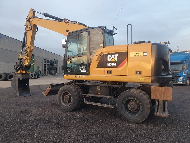 Caterpillar M316F -id102