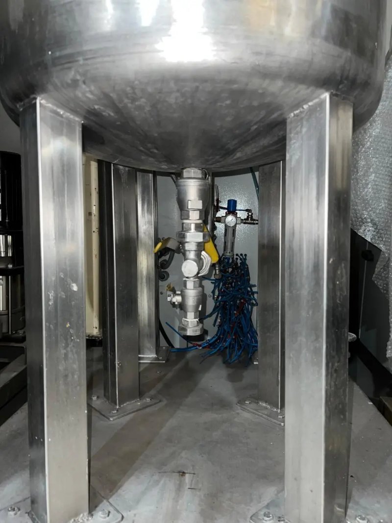 STAINLESS STEEL TANK