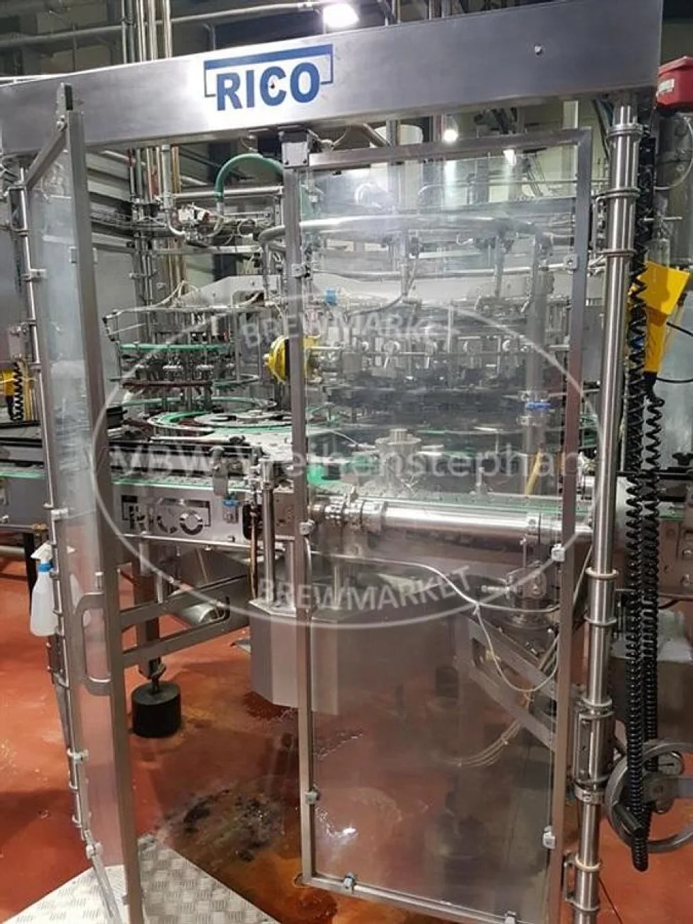 Capper for swing top bottles