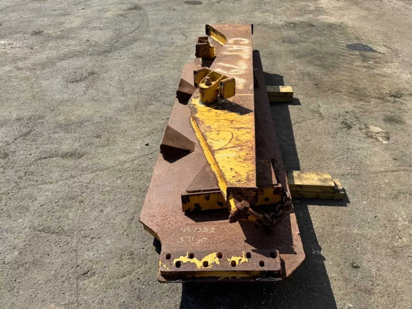Caterpillar Tail gate 725 - 2