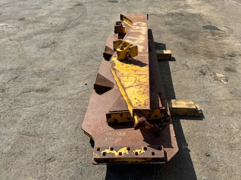 Caterpillar Tail gate 725