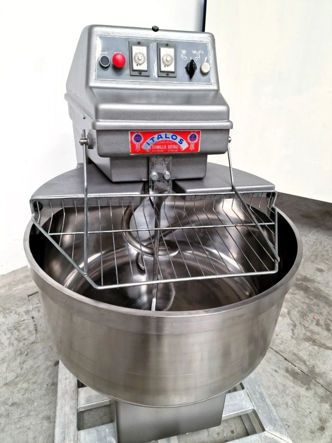 MESCOLATORE IMPASTATRICE A SPIRALE – ITALOS – MOD. 160 L - 3