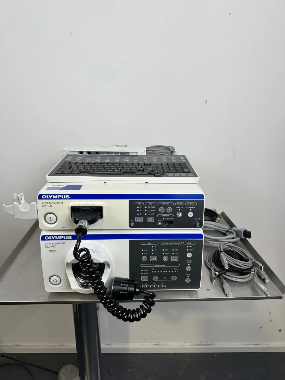 Olympus Evis Exera III Videoprozessor CV190 & Lichtquelle CLV 190 SET