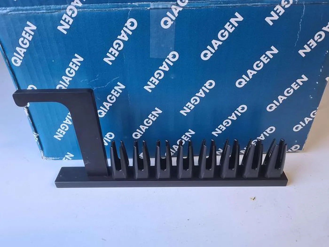 Qiagen Biorobot 8000 Tube Holder STS MDx 9mm box of 14 - 3