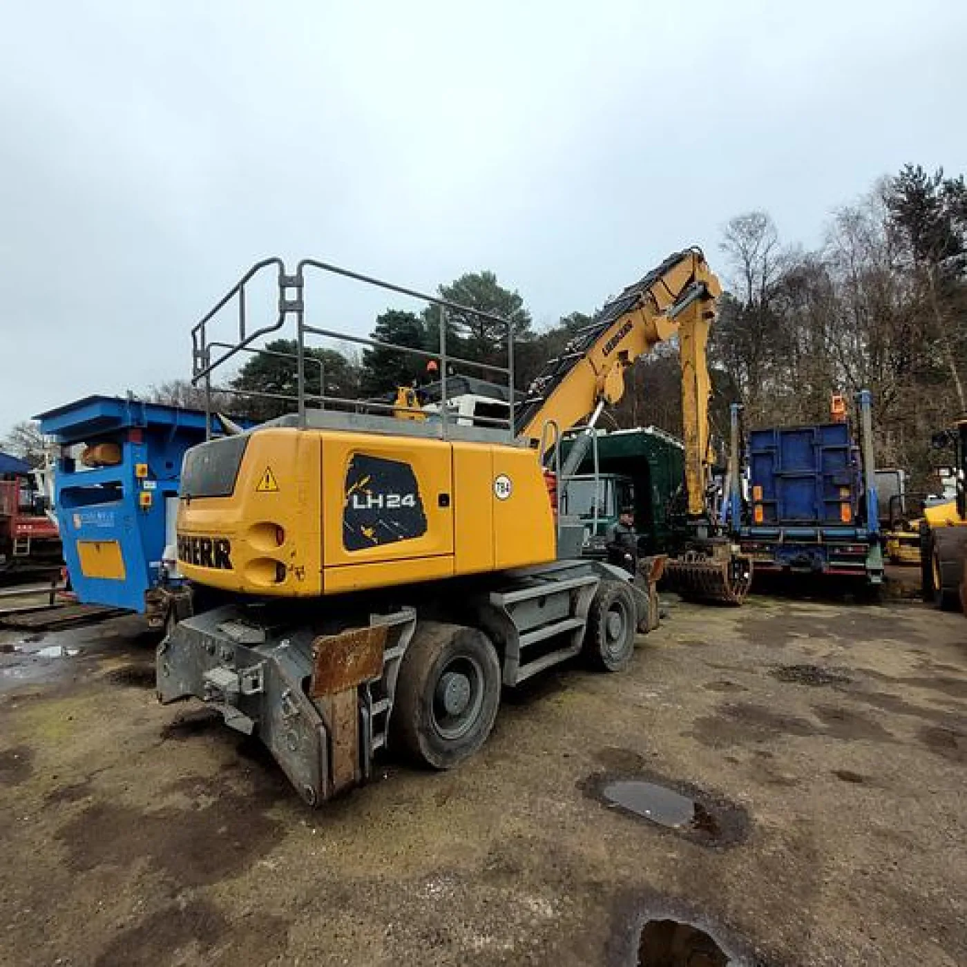 2014 Liebherr LH24 Waste Material Handler - 2