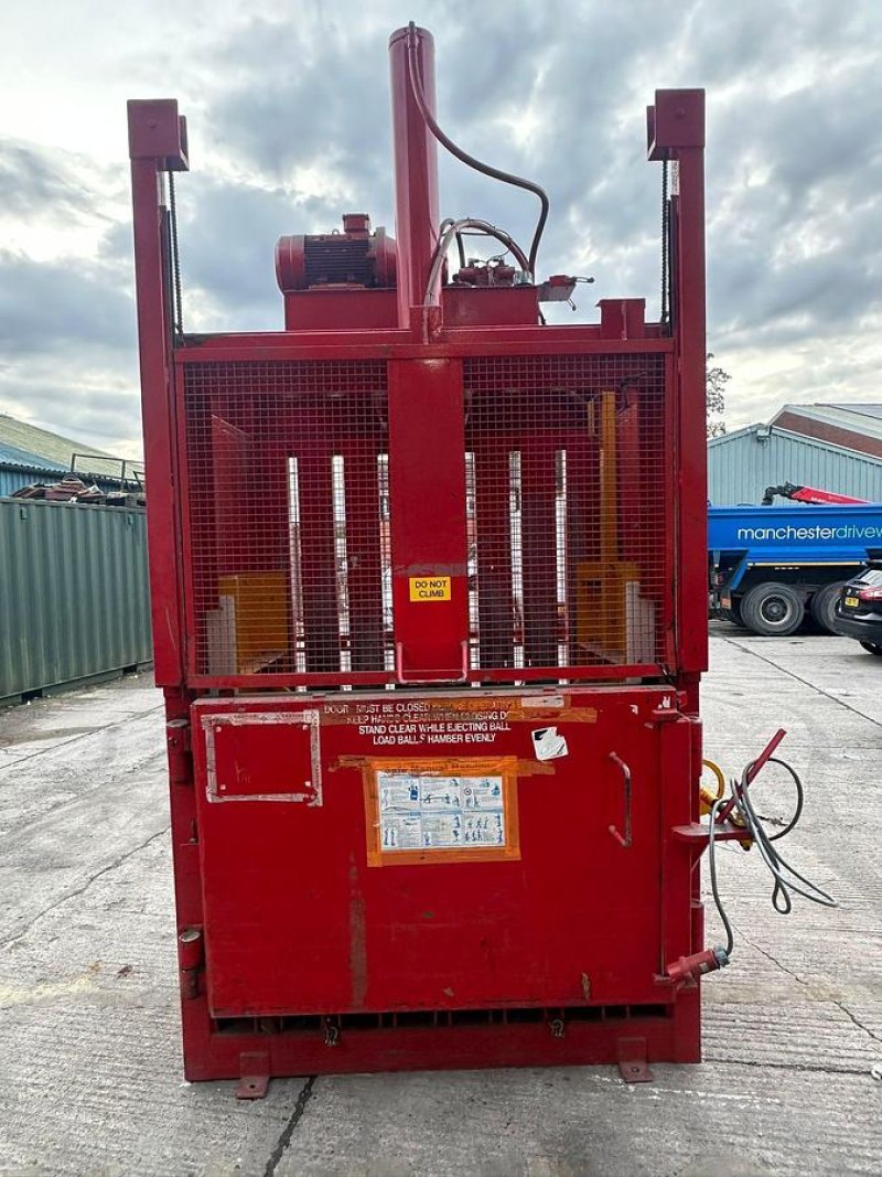 Vertical Waste Baler
