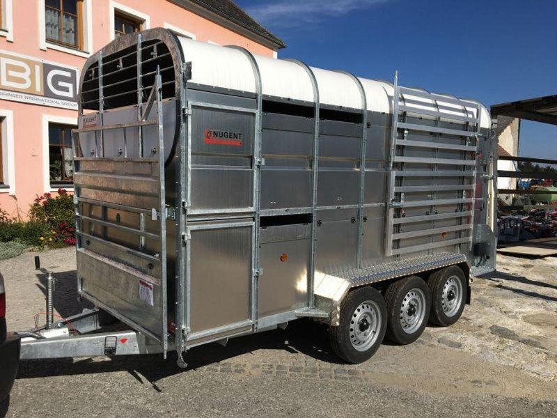 NUGENT Viehanhänger LH4318T SD hoch - im Zulauf