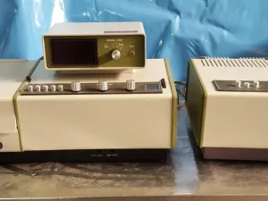 SPETTROFOTOMETRO – HITACHI – MOD. 100-40
