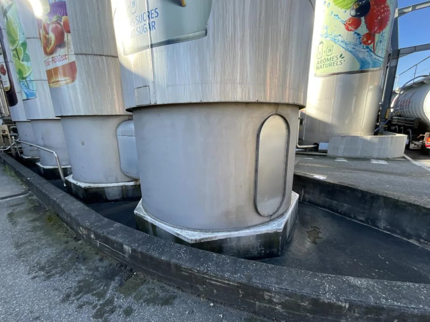 Chaudronnerie Tuyauterie Chaudronnerie Tuyauterie 37000 Litre Vertical Stainless Steel Storage Tank - T1 - 3