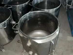 TANKS C8943