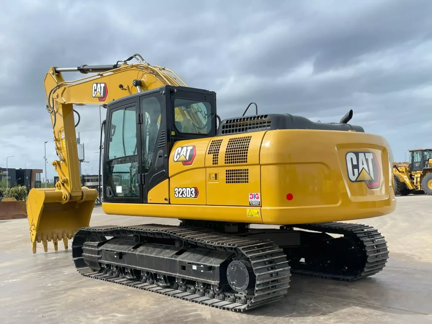 Caterpillar 323D3 - 3