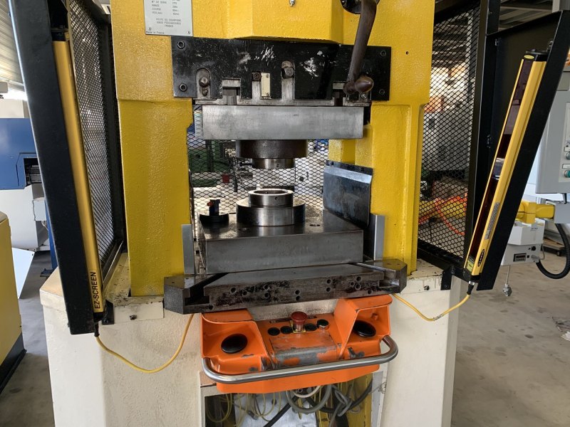 PRESSE A GENOUILLERE “GRABENER” TYPE GK 360