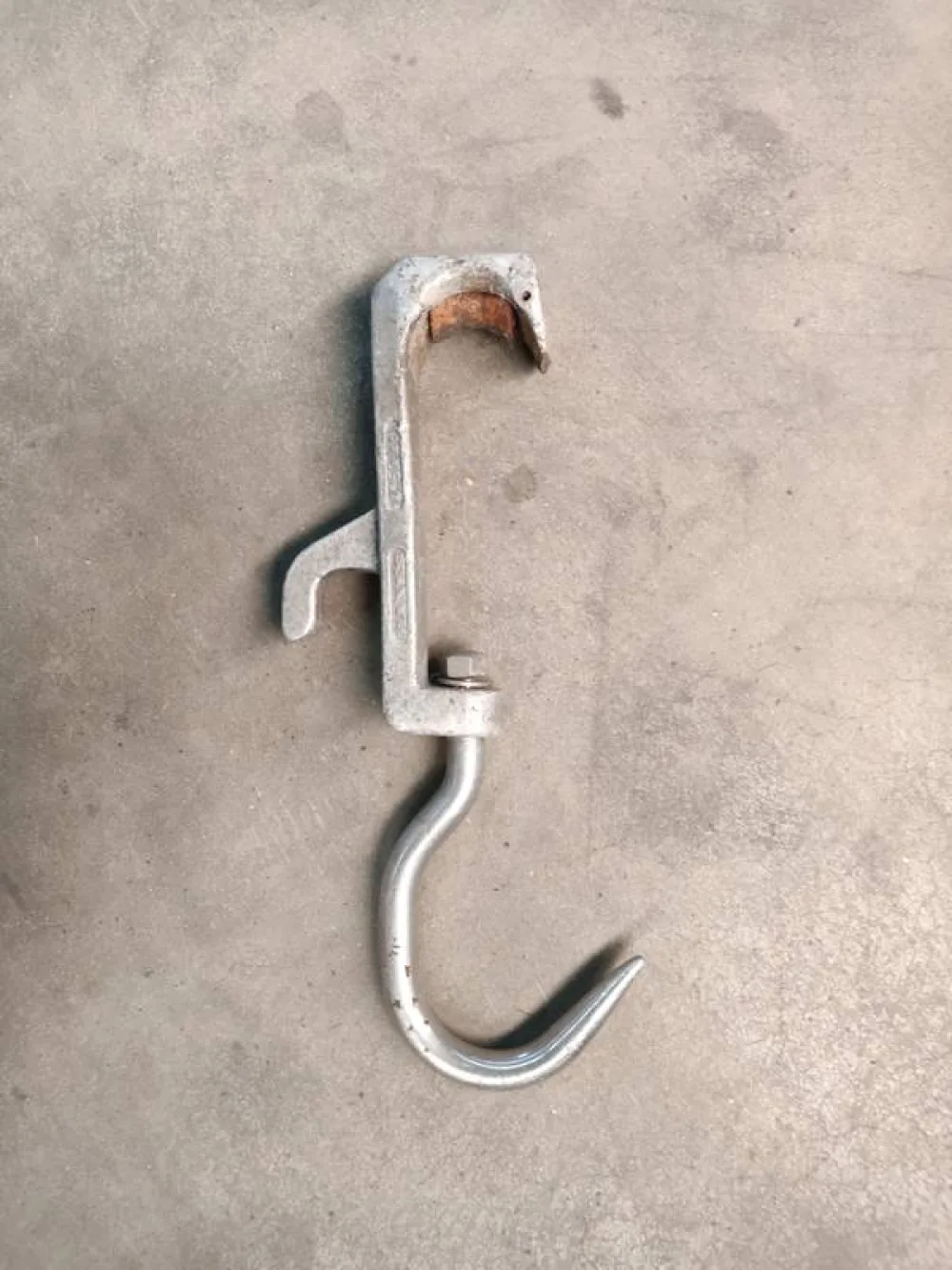 Slaughtering hooks