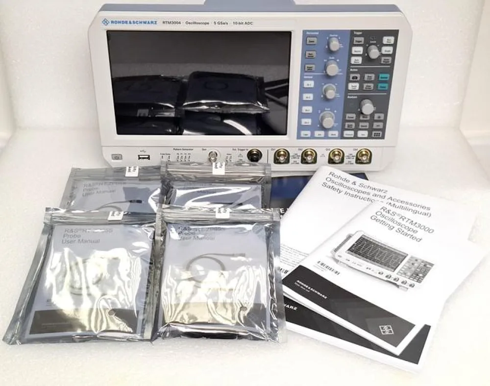 Rohde & Schwarz (R&S) RTM3004 (RTM-BNDL) 500MHz 4 Channel Oscilloscope