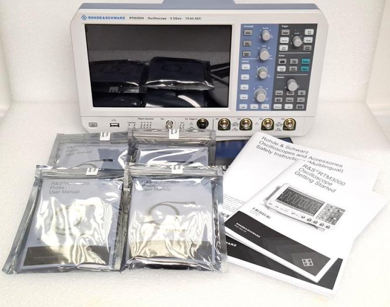 Rohde & Schwarz (R&S) RTM3004 (RTM-BNDL) 500MHz 4 Channel Oscilloscope