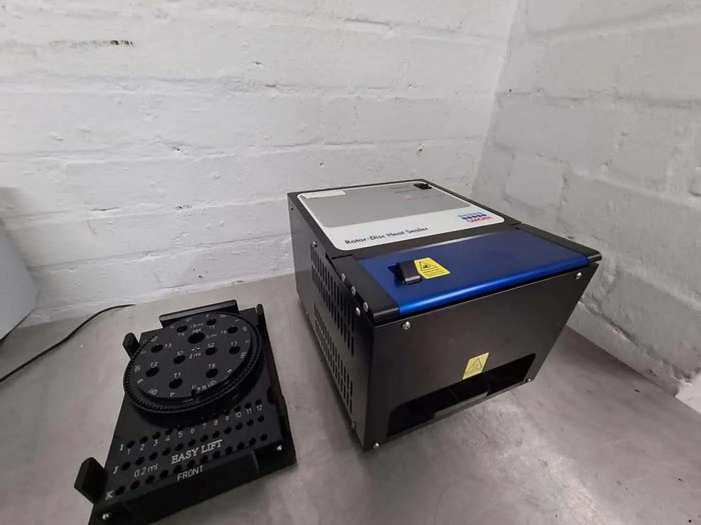 Qiagen Rotor-Disk Heat Sealer - 3