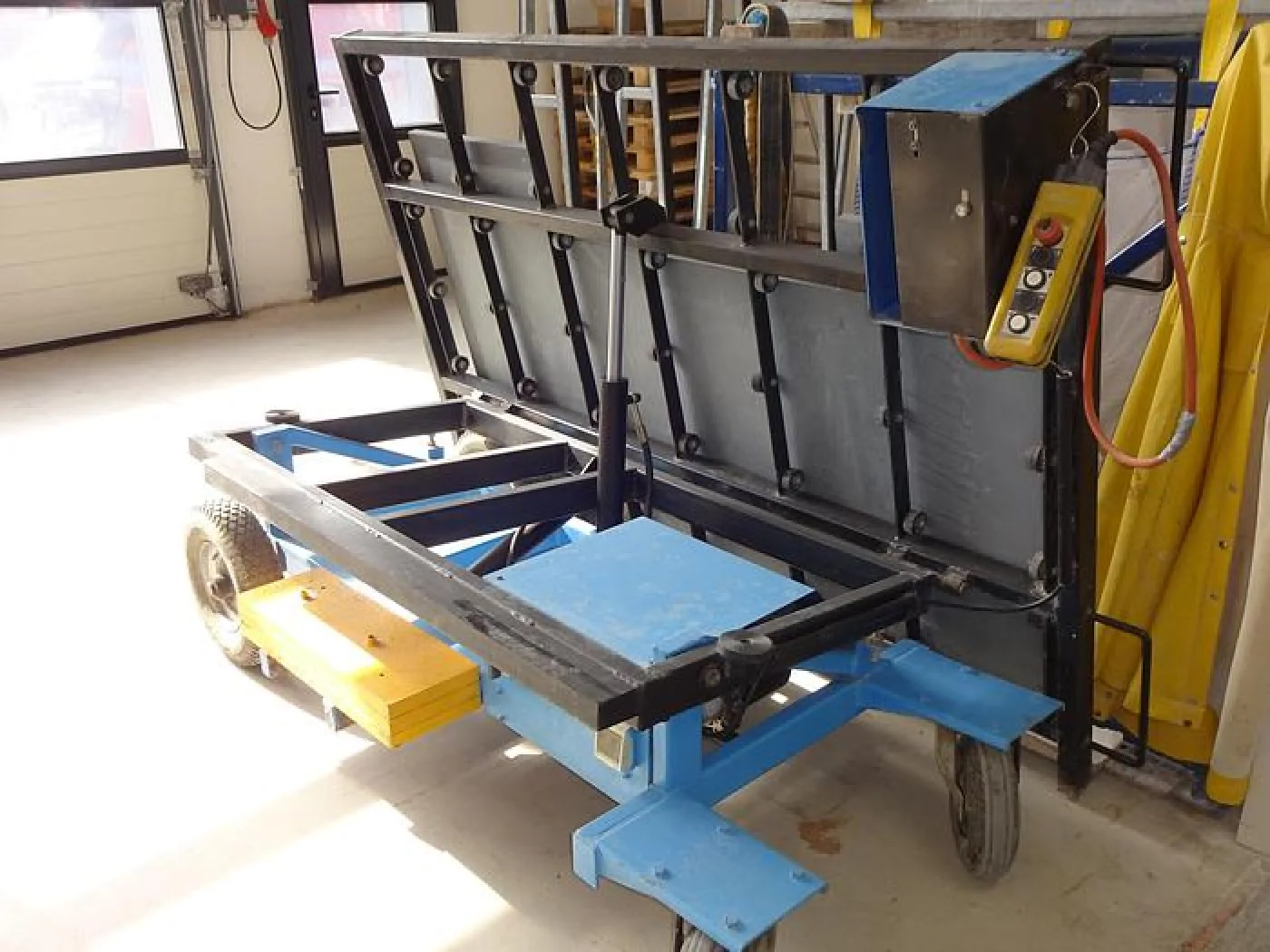 Mobiler Kipptisch - 2
