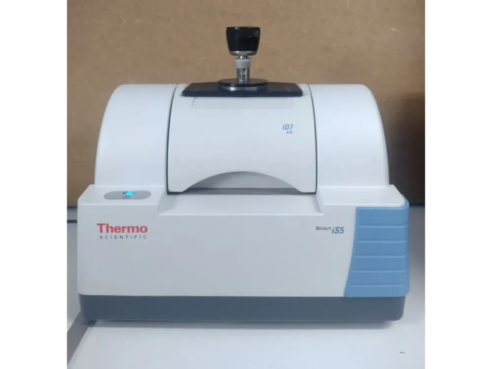 Thermo Nicolet IS5 FTIR with iD7 ATR