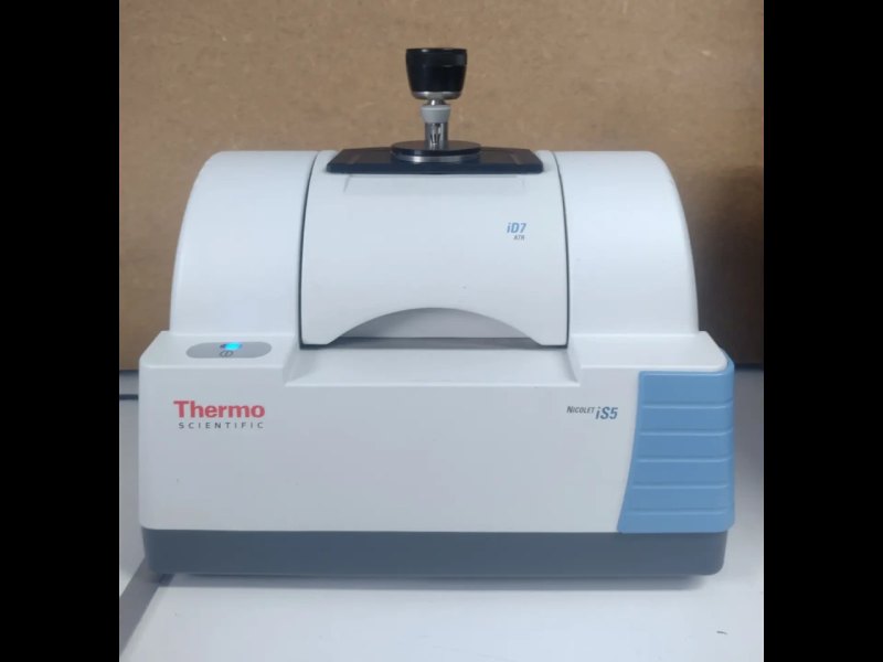 Thermo Nicolet IS5 FTIR with iD7 ATR