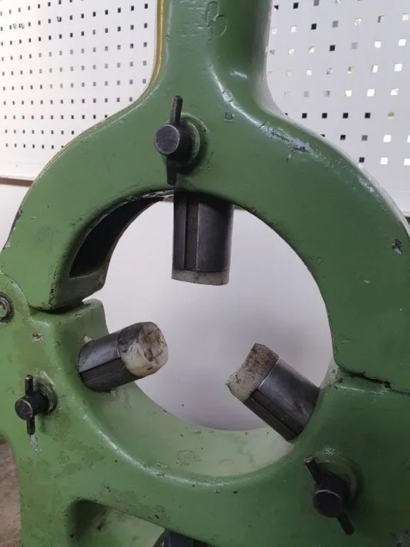 Ø 180 / Sph. 320 / BBreite 255 UNBEKANNT