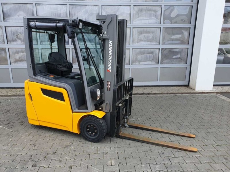Jungheinrich EFG 215 / Triplex: 4.25m! / SS / nur 1.368h!