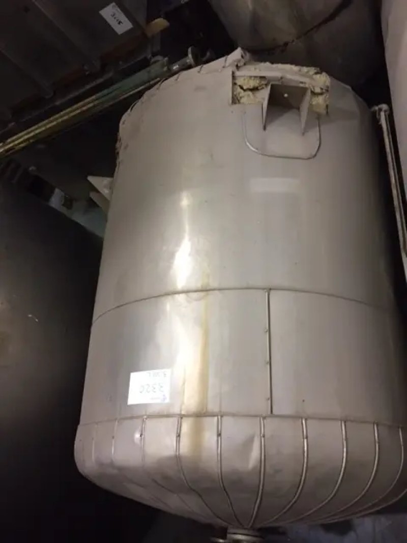 USED STAINLESS STEEL TANK 3000 LITERS