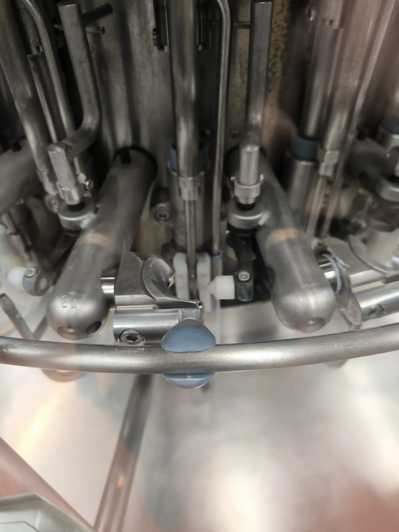 PERRIER BOTTLE RINSER WITH 24 STATIONS - 5