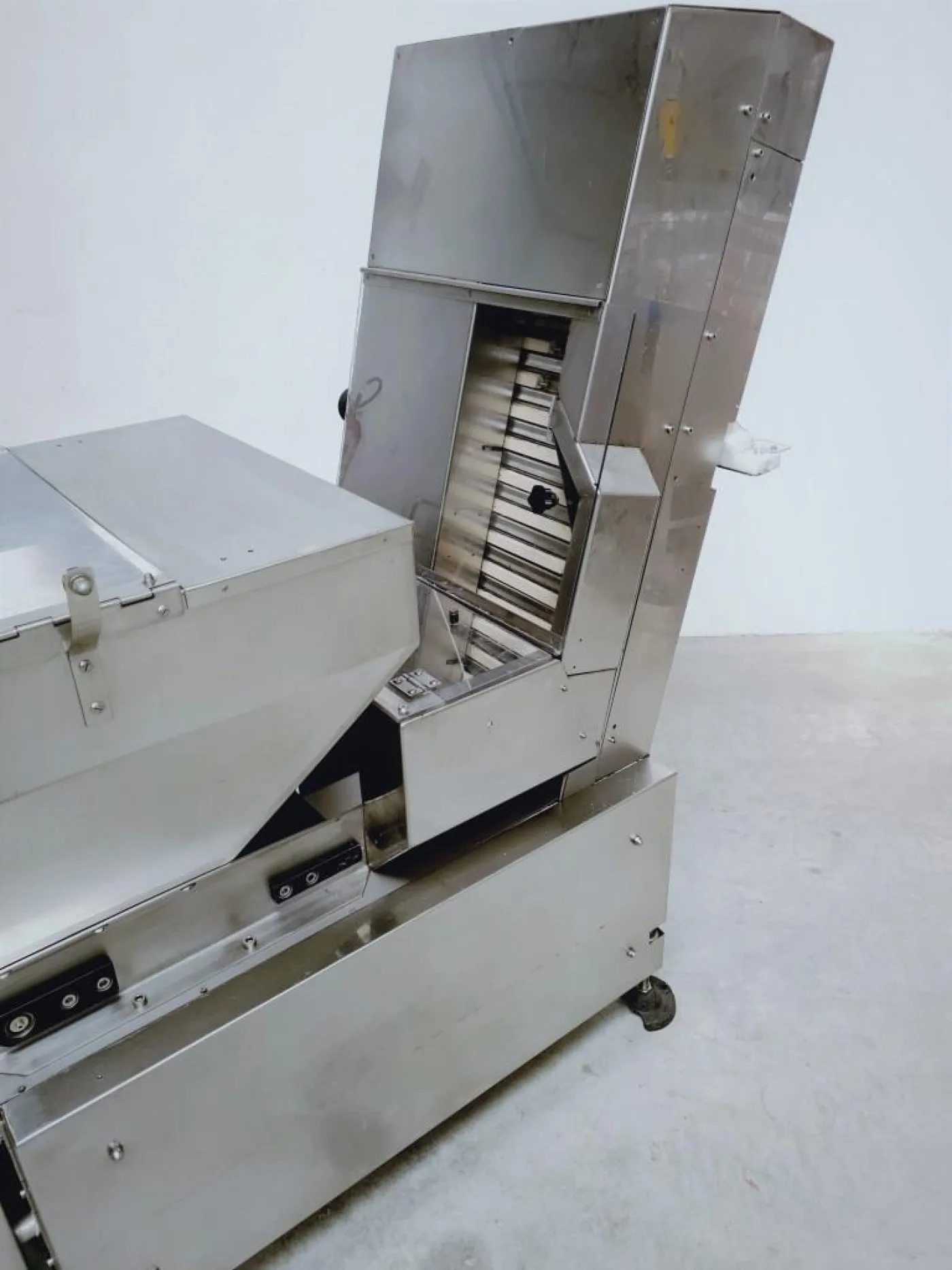 ALIMENTATORE ORIENTATORE TAPPI – ADV – MOD. 805 - 5