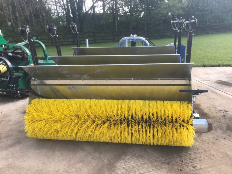 Eastern Attachments X-Form Bucket Brush BS-76