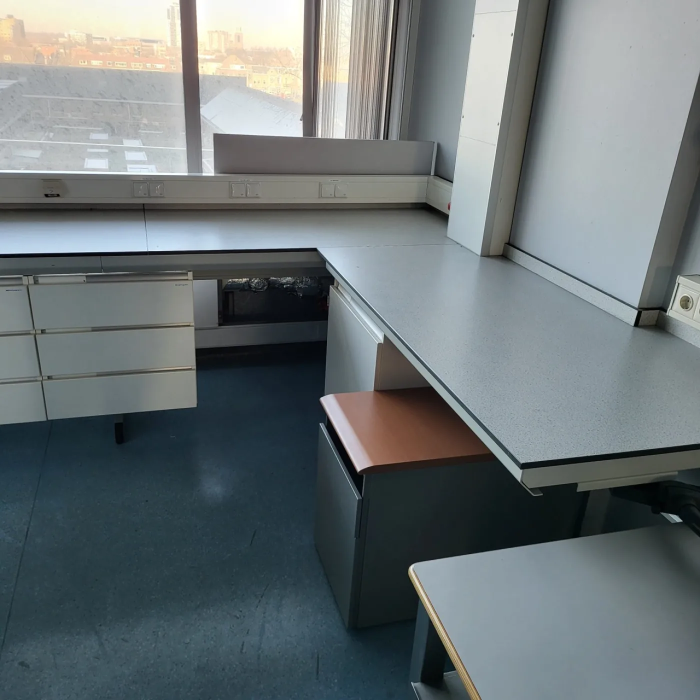 2063 - Used S+B L-shaped Laboratory wall table (453/234 cm) - 1