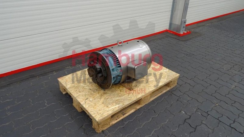 Motor with stainless steel motor cover - Loher GmbH - 30 kW - GEA Westfalia SAMM 20006